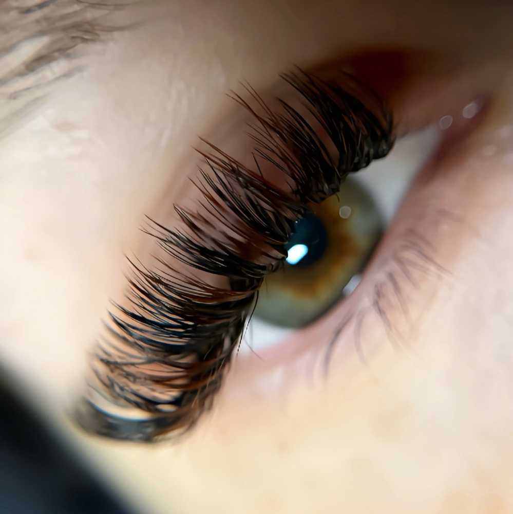 Color or Gems • Lash Add-on