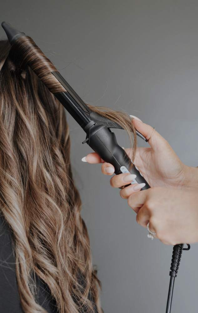 Waves/beach curl