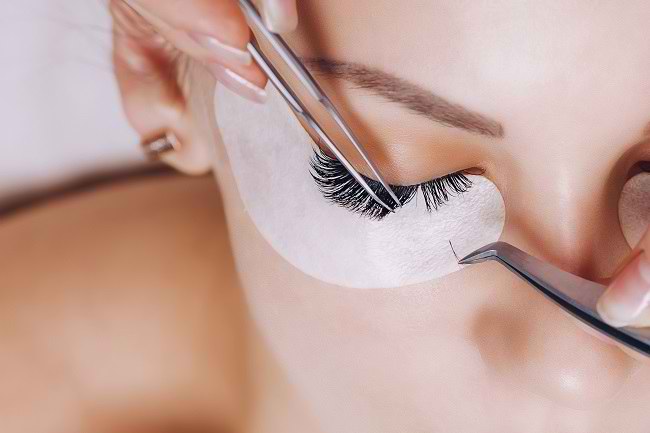 Lash Extension Removal