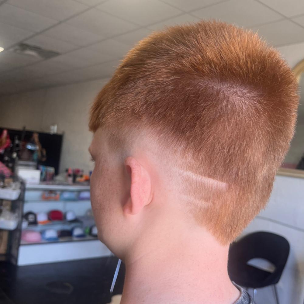 Mens Haircut at W6 Salon & Co in Keota, OK