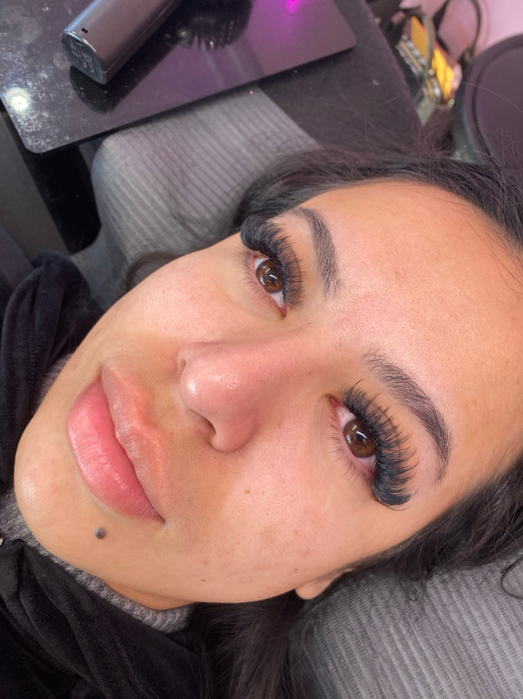 Wispy Set at Lil’s beauty bar in Trexlertown, PA