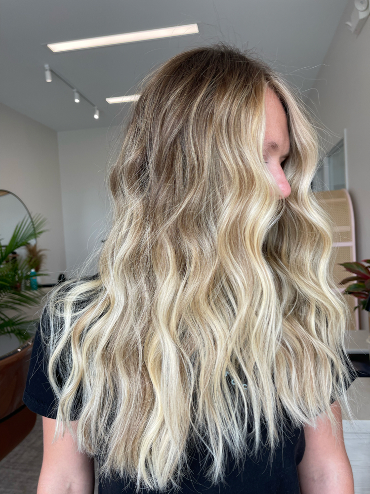 GLOSSY GLOW