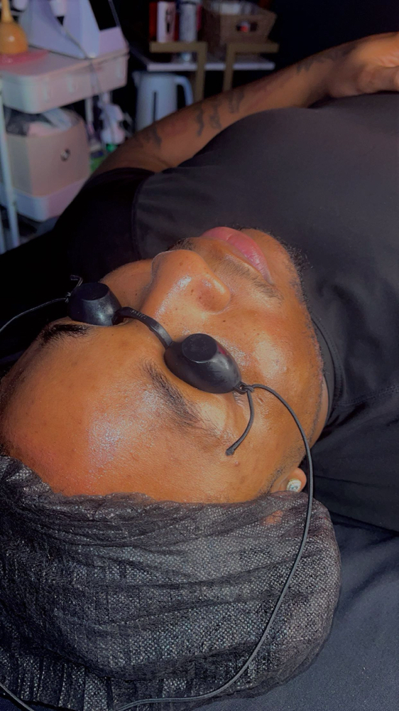 Acne Facial/Extractions/LED