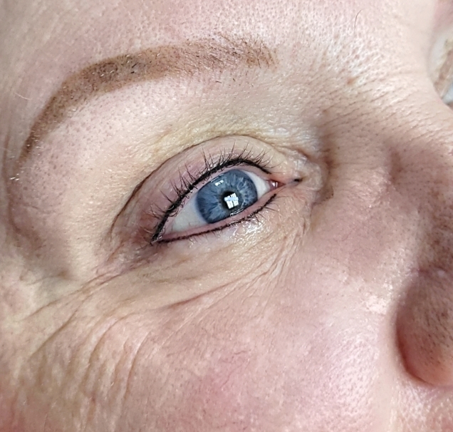 4-6 Week Top & Bottom Eyeliner