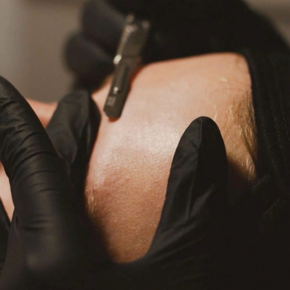 Mini Express Dermaplane at La Mona Studio in Pflugerville, TX