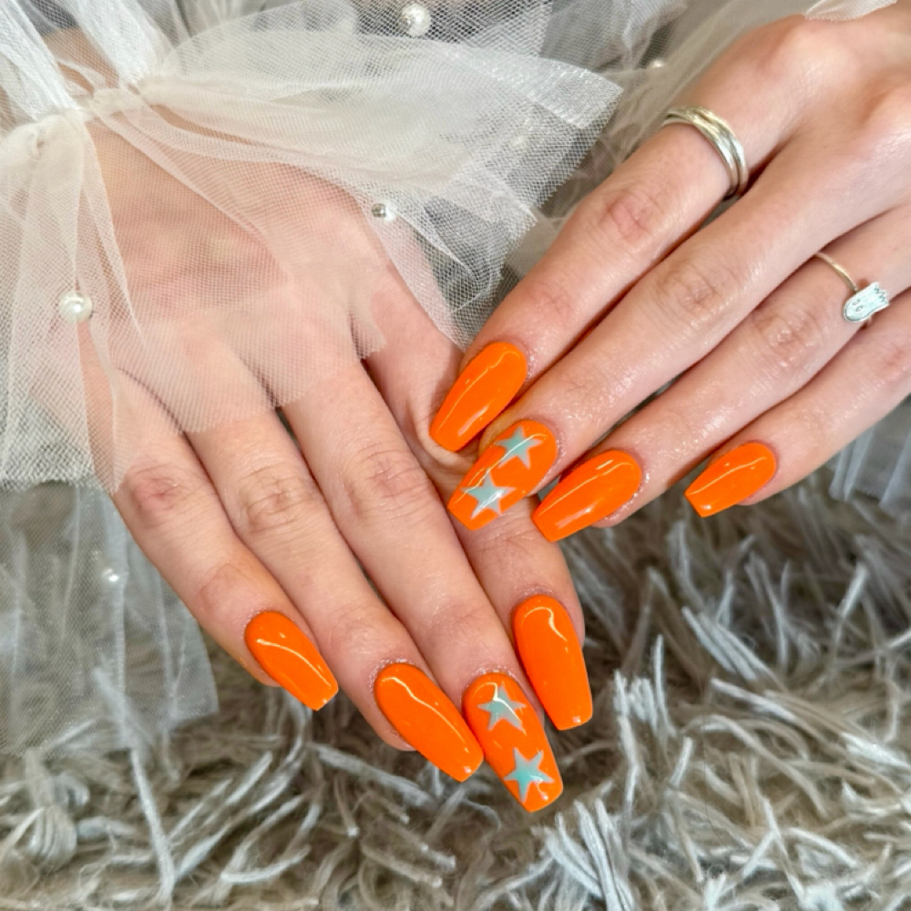 Dazzle Dry Manicure at Kaylee Nails Studio in Nashville, TN