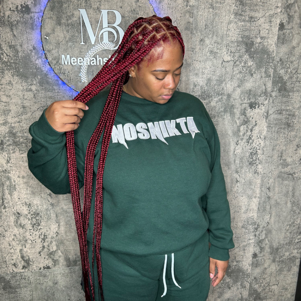 Medium Knotless Waist Lenght at Meenahsbeauty in Clifton, NJ