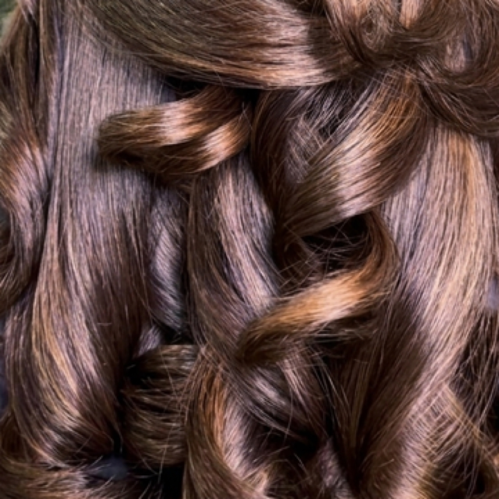 Bombshell Blowouts at Ponyo’s Place in Chandler, AZ