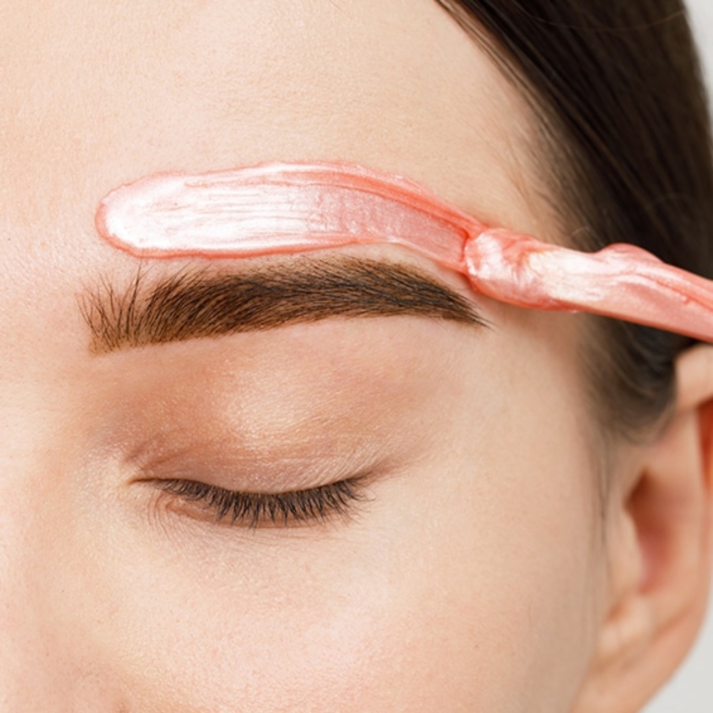 Eyebrow Waxing at SR Beauty Studios in Sacramento, CA