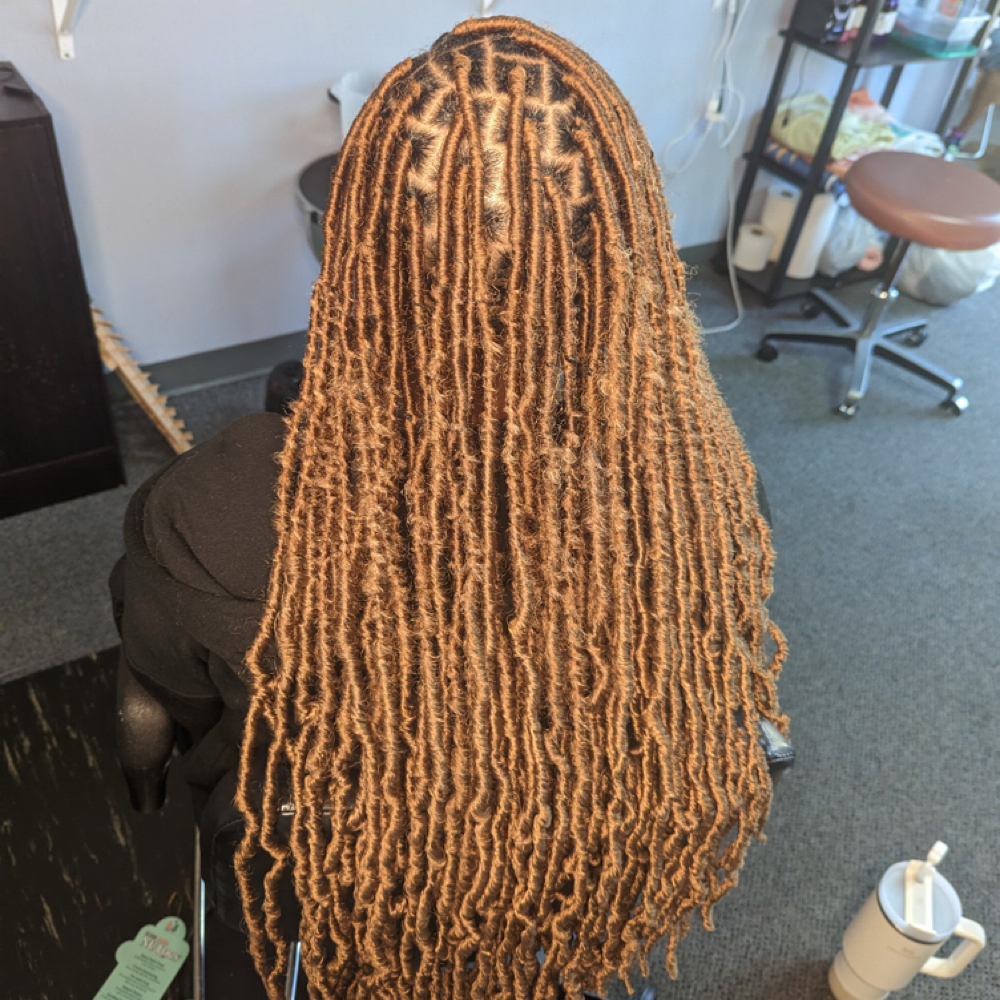 Soft Locs at Queen of knotless‼️👑 in Warren, MI