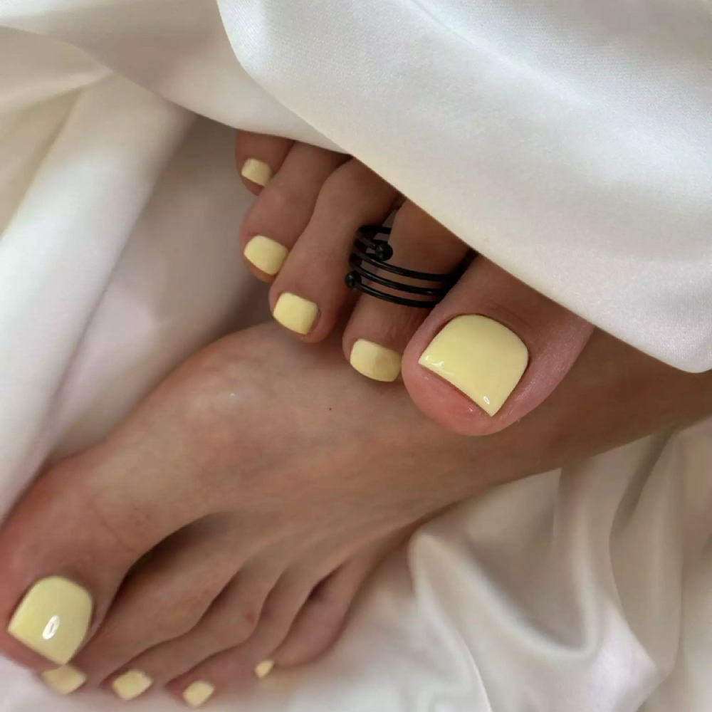 Gel Pedicure / Pedicura Con Gel at Angie’s Glam Station in Chula Vista, CA