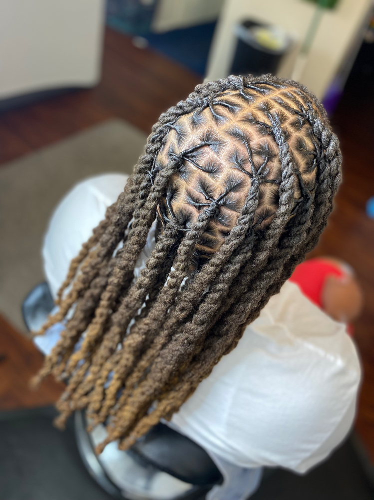 Workers Deluxe at Loc’d Em Up By Kaee in Mobile, AL