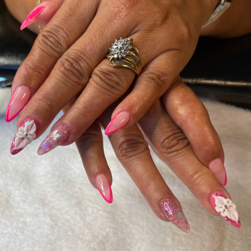 Dip with Tip at Viziatta Nails in Philadelphia, PA