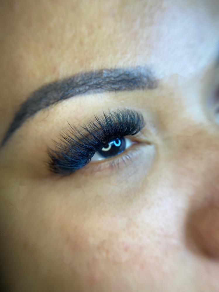 Mega Volume Eyelash Extensions