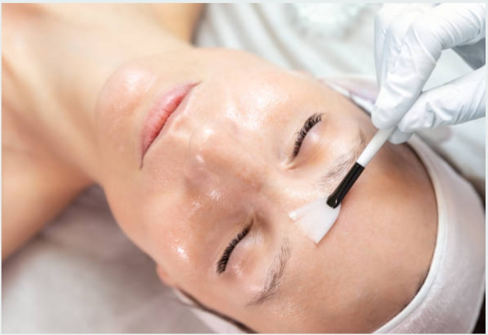 Rejuvenating Deluxe Facial