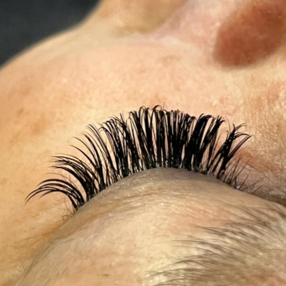 Custom Lash Fill- 3 weeks at Haunting Beauty in Bakersfield, CA