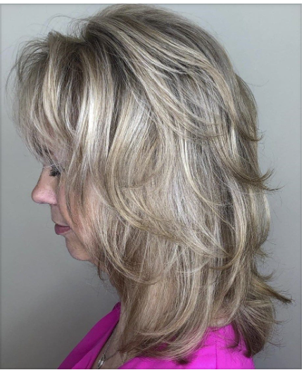 Shampoo & Blowout: Medium Length