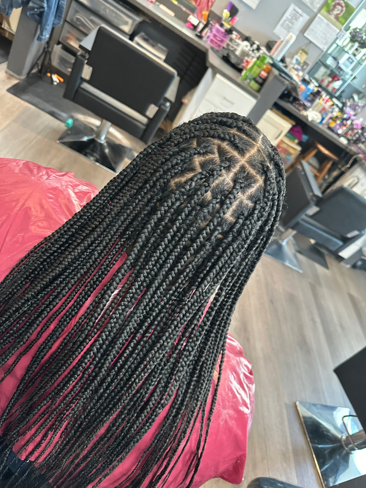 Medium Knotless