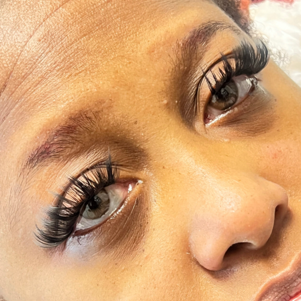 Cluster Lashes at B.Luck Waxing Studio in Jacksonville, FL
