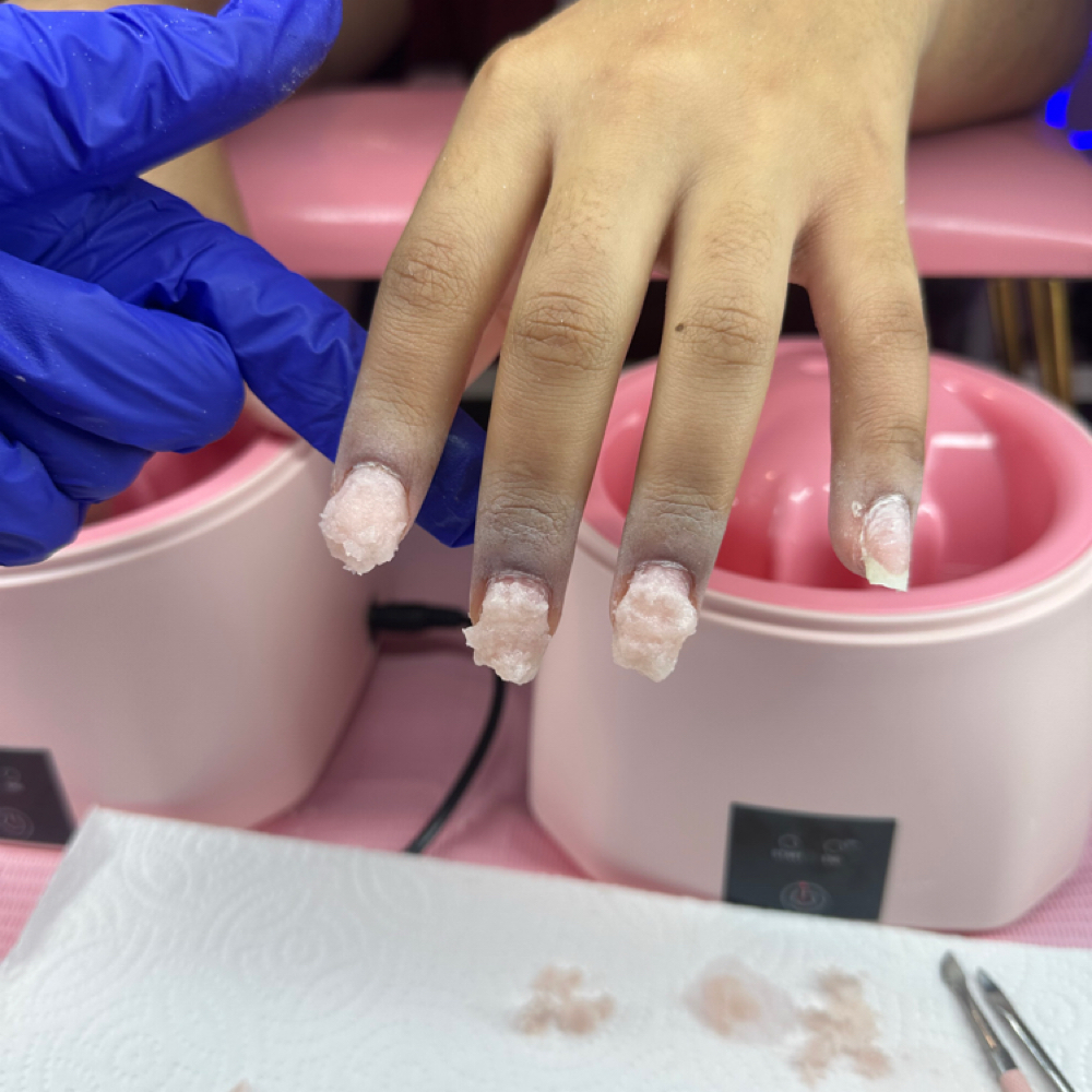 Soak-Off at Couture hair and day spa in Rock Falls, IL