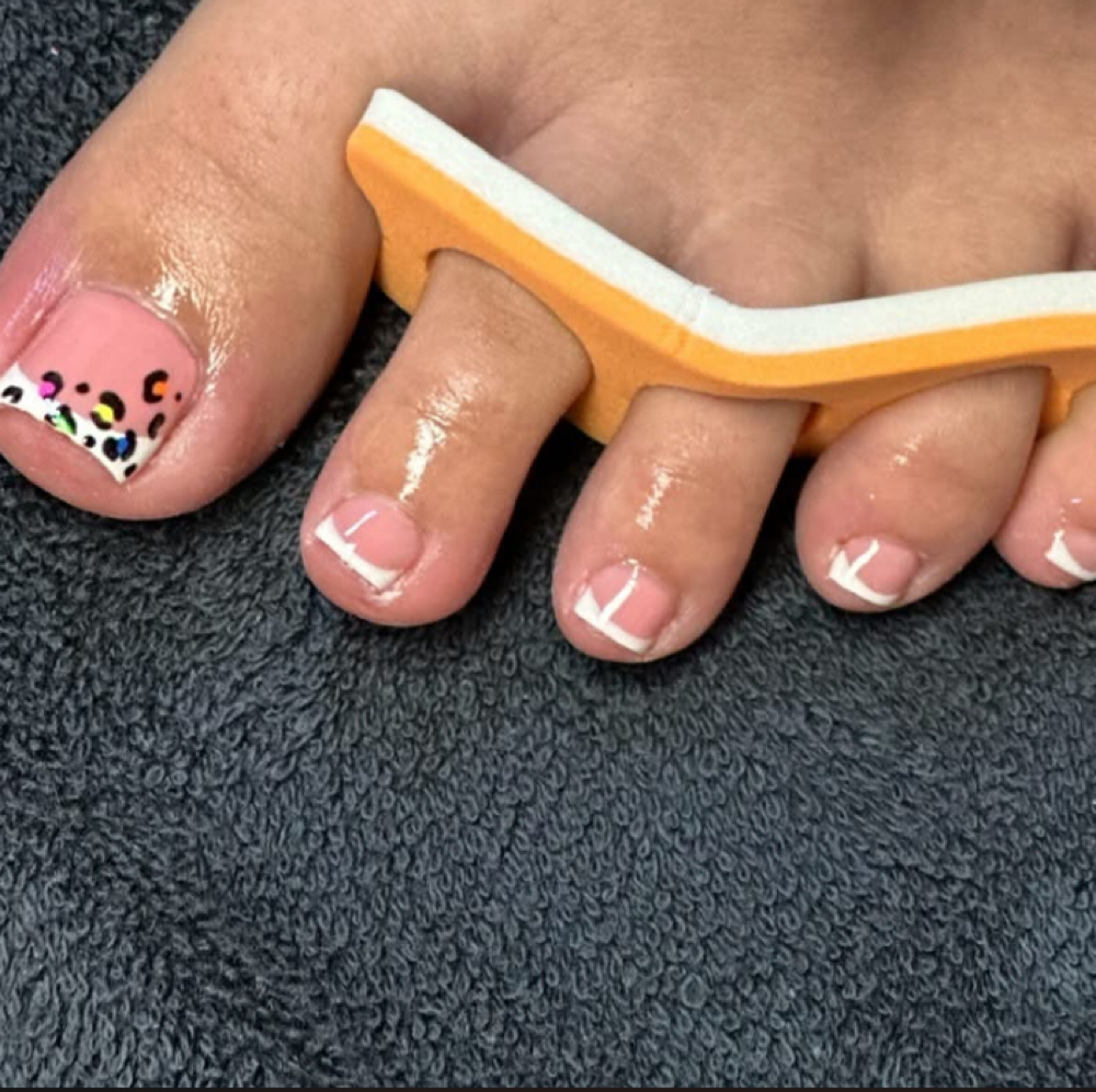 (Dry Pedi) Gel Remove & Reapply at Mi Nails LLC in Waynesboro, VA