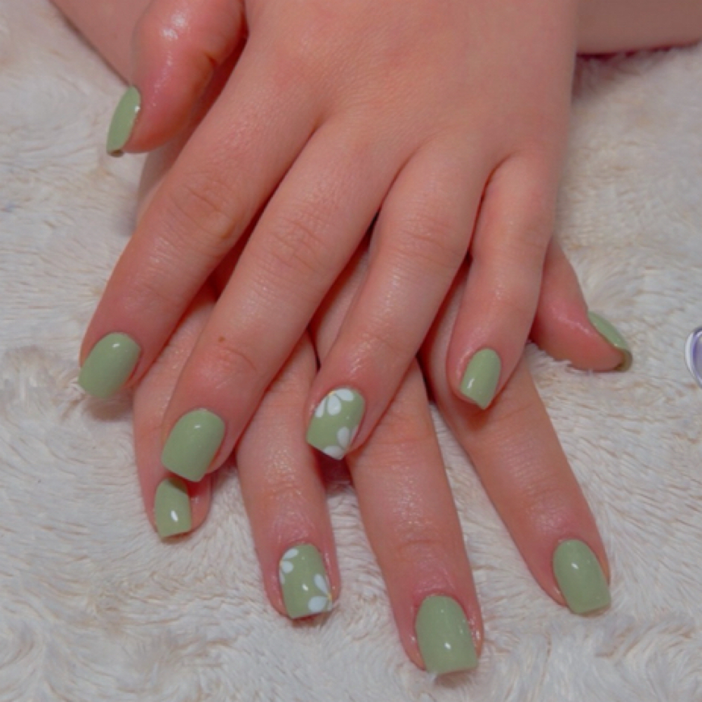 Simple Design Or Shape at Beyond Polish Beauty Salon in Selmer, TN