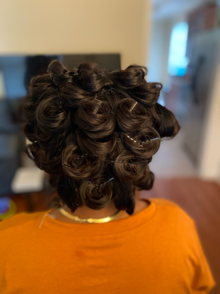 Body Curls Pin up