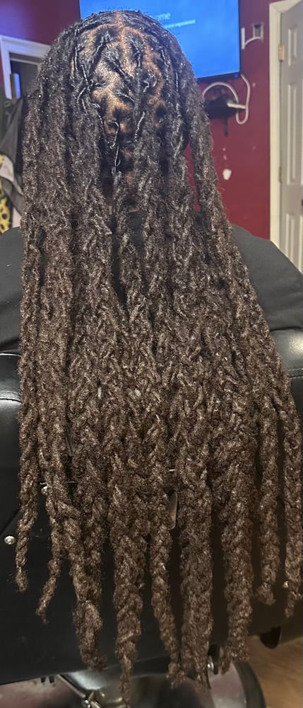 Dreads Retwist Mid-back Length at Jazzy Beauty Lab in New orleans, LA