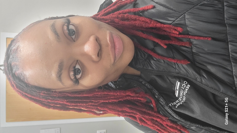 Strip Lashes/ Express Facial Includ
