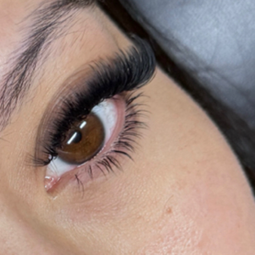 Bottom Lashes at I & M Lash in Chicago, IL