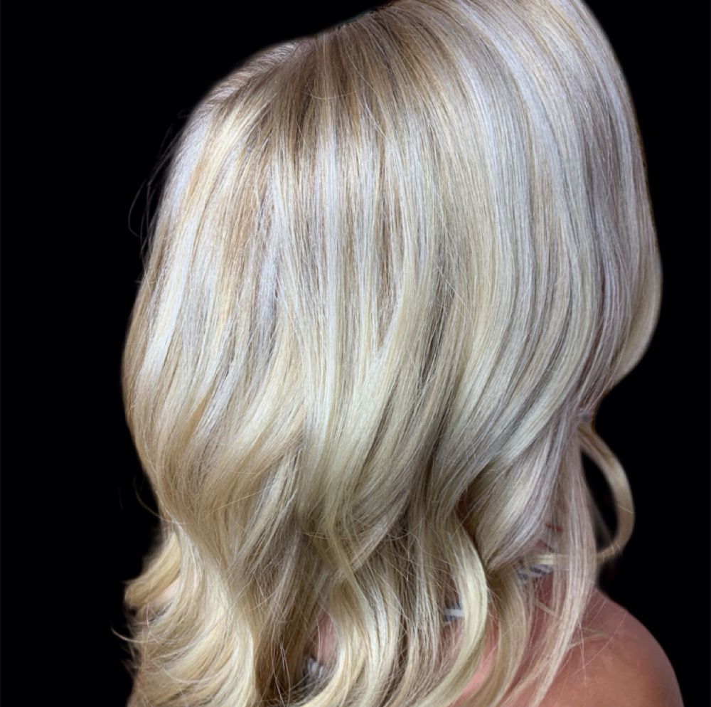 Platinum Bombshell at Glimpse Studio in Birmingham, AL