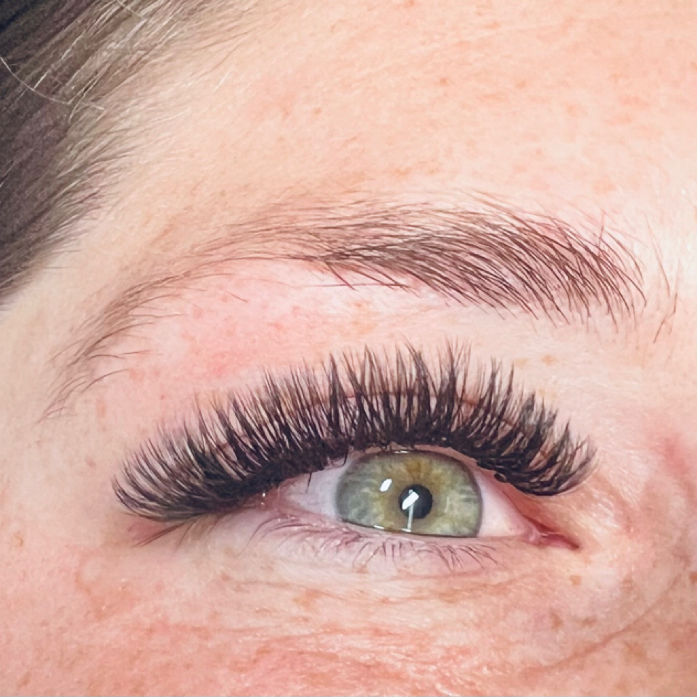 🌱 Hybrid Lash Full Set(UV) at Emve Lash & Skin Bar in Spokane, WA
