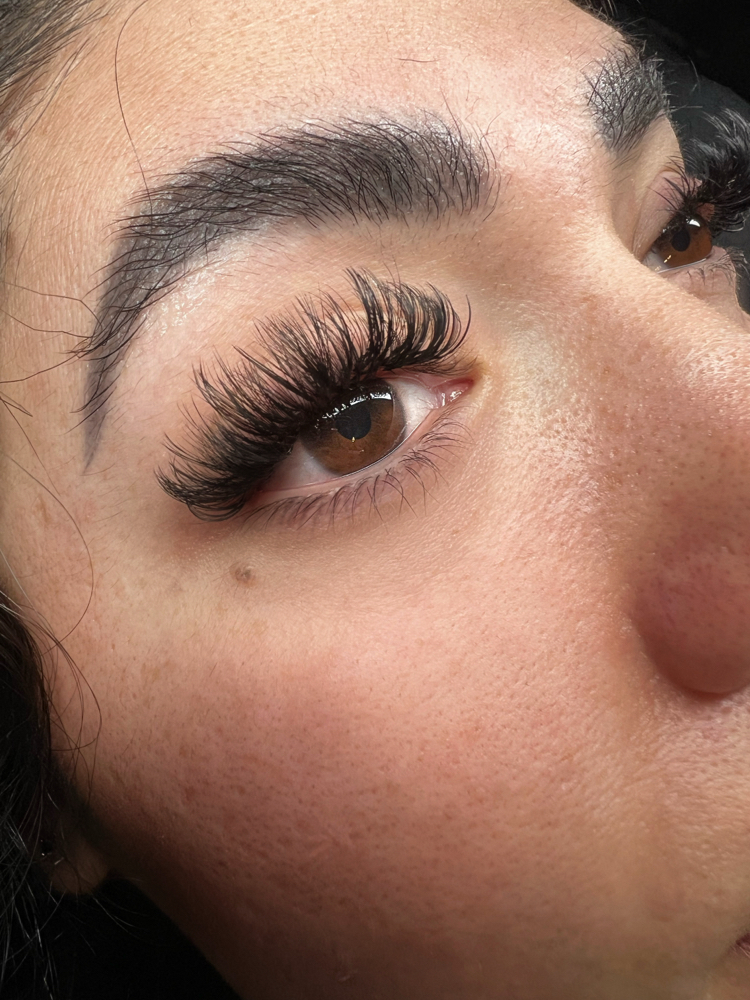 Full Volume Full Set at TaylorMade Lash Lounge in Cleveland, TX