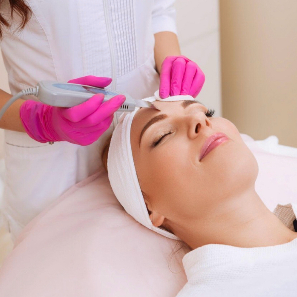 Epiwave Ultrasonic Facial at Ashley Andrade Aesthetics & Lashes in Somerset, MA