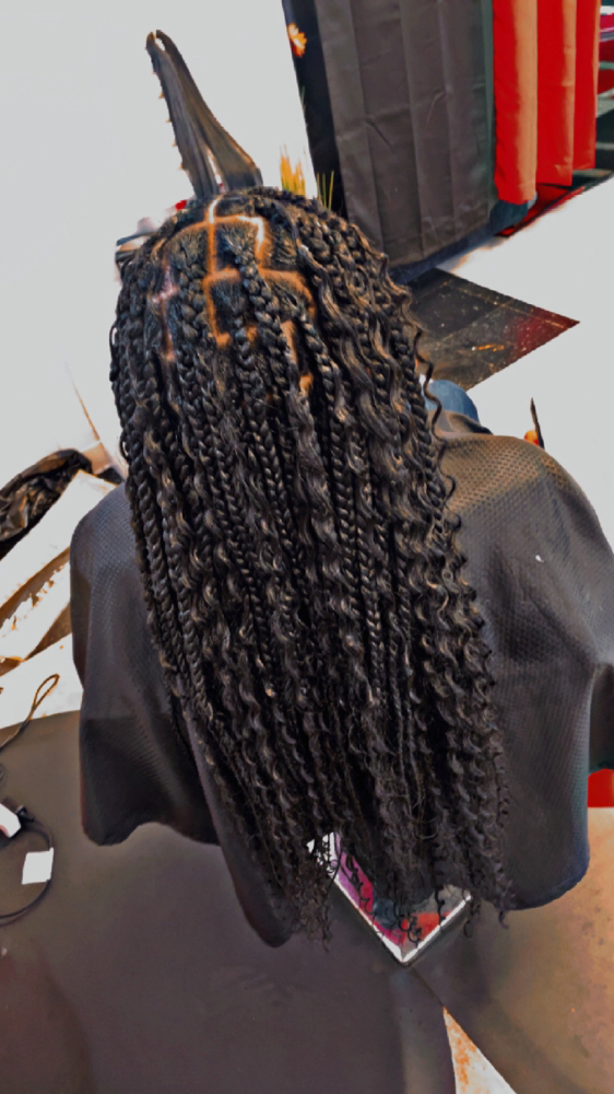 Medium Knotless Boho Braids