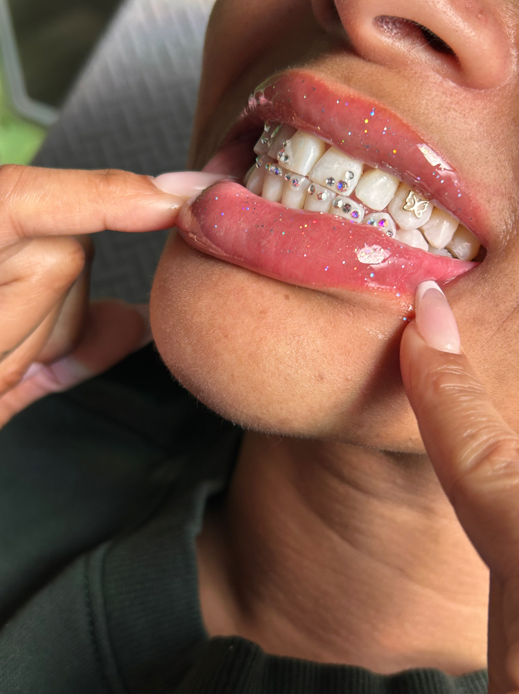 18k Gold Charm & Design