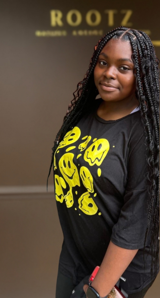 Knotless Braids (Medium/ Large)