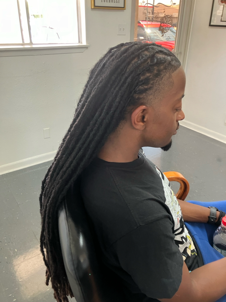 Loc Retwist Hair Pass Shoulder