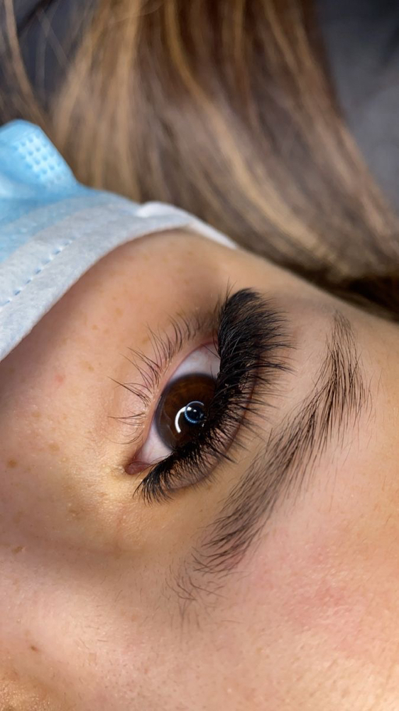 Lash Extension Touch Up