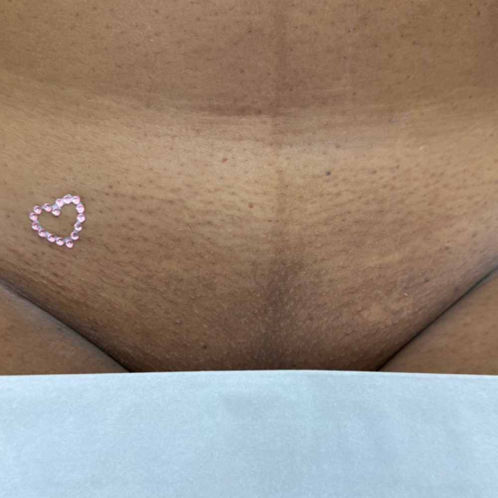 Vajazzle at Stela’s Perfection in Tarzana, CA