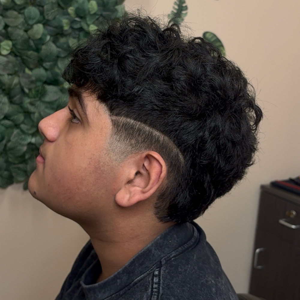 💯 Precision Fade at Irresistible Beauty by Alex in Redmond, WA