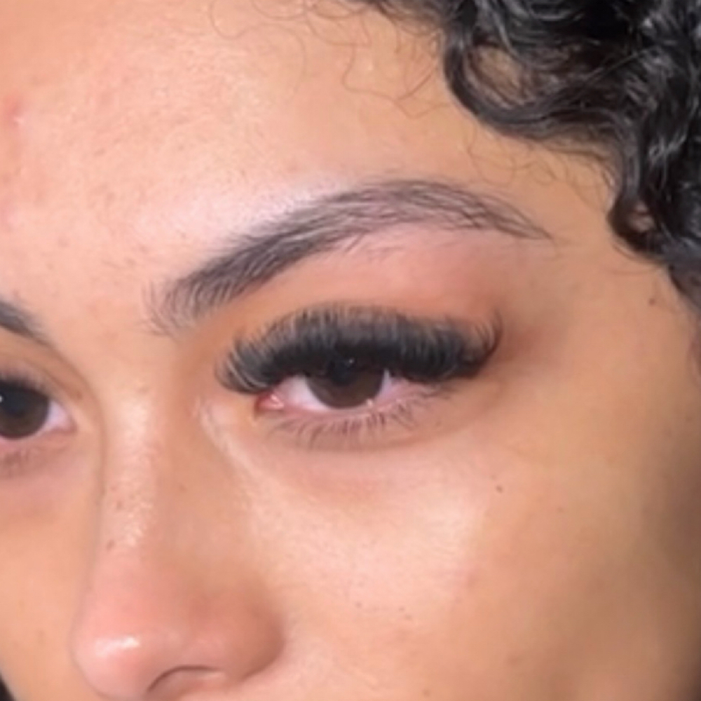 Volume Full set at The Lash Muva & Aesthetics in Corpus Christi, TX