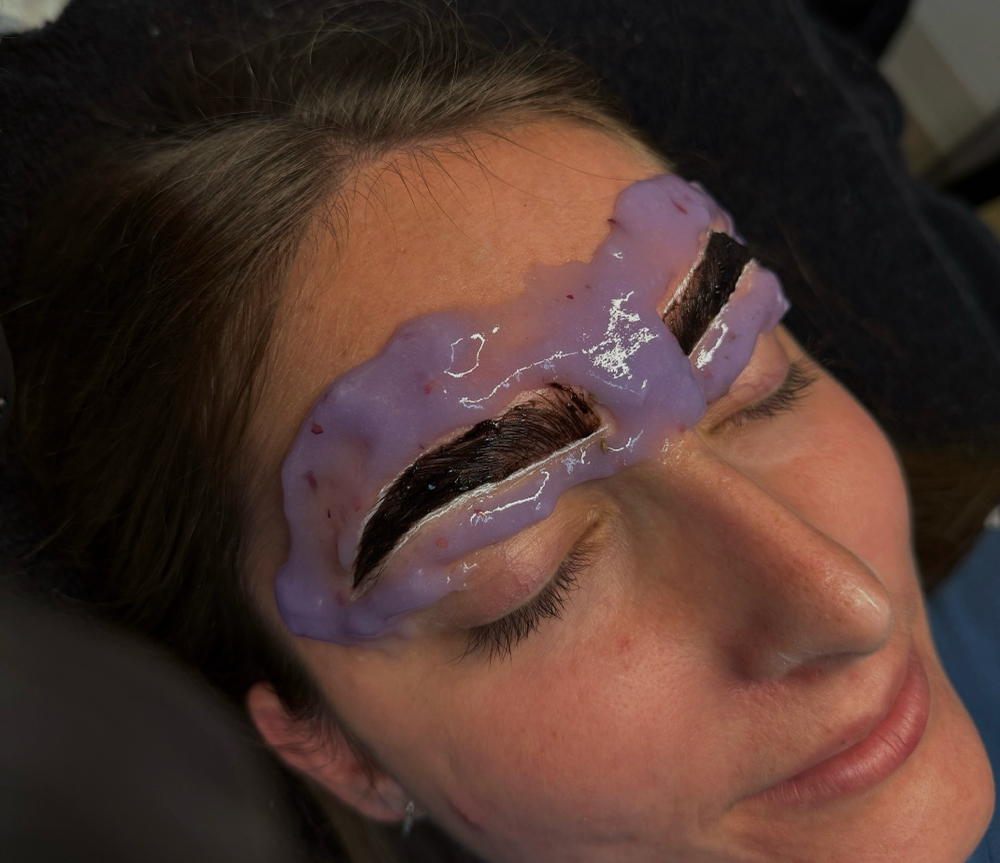 Celeb Brow - Full Brow Treatment