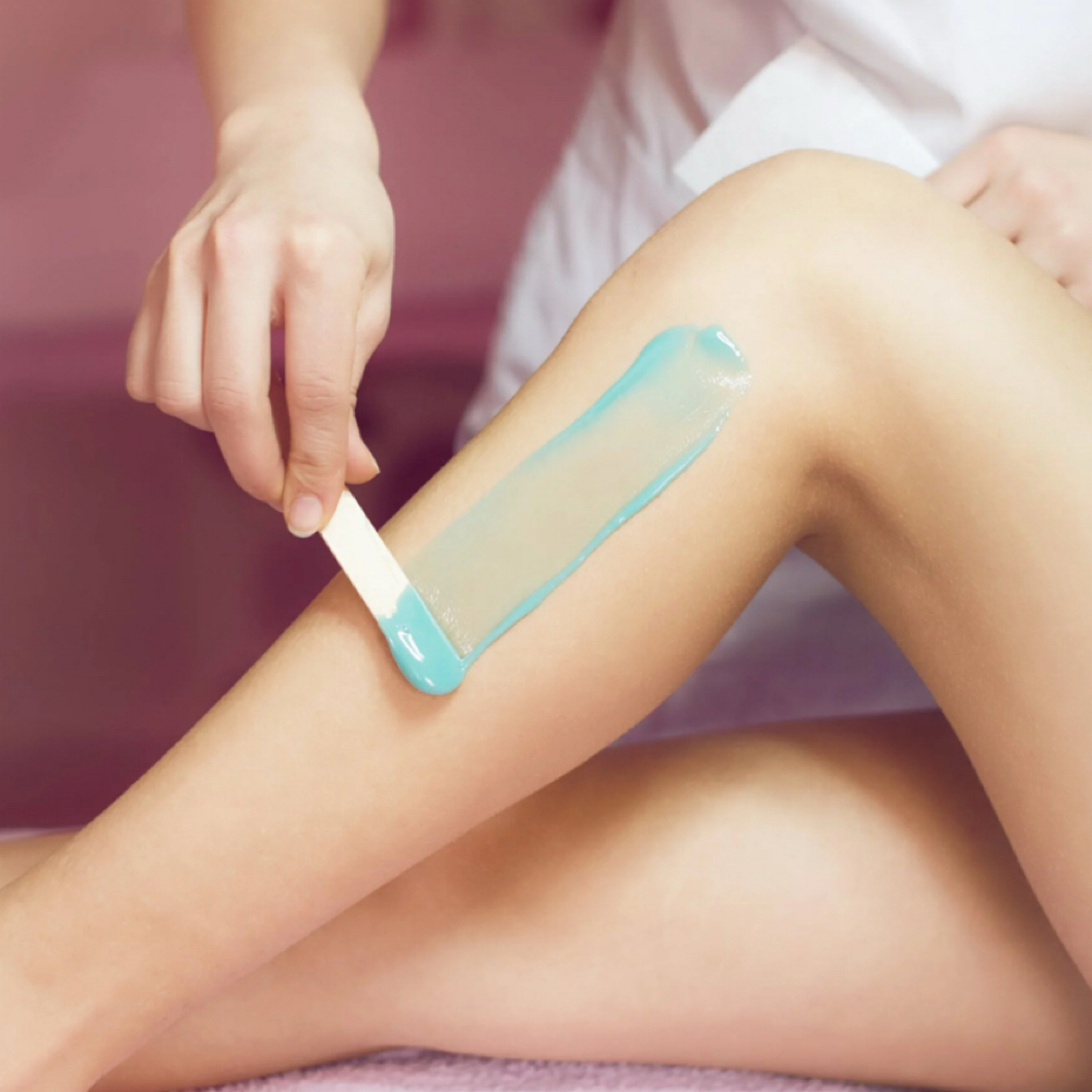 Full Leg Wax at Hair Horizons in Schaumburg, IL