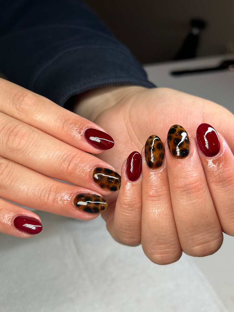 Hard Gel Minimal Design at NAILS BY HEIDI LLC in Cicero, IL