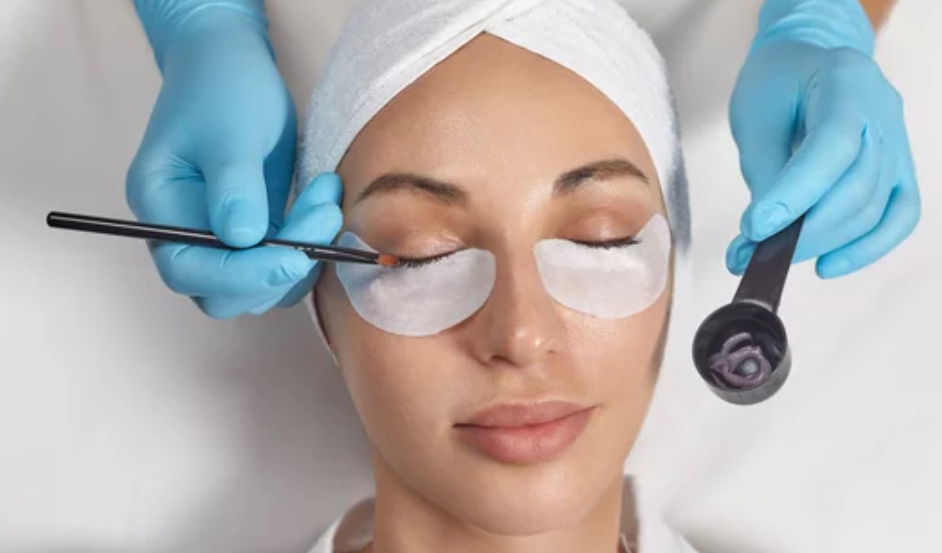 Lash tint