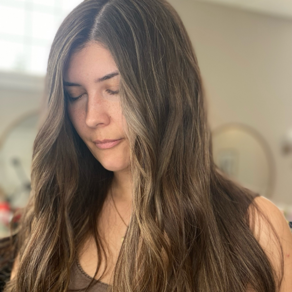 Mini Foil/Face Frame/Haircut at Le posh salon in Merrimac, MA