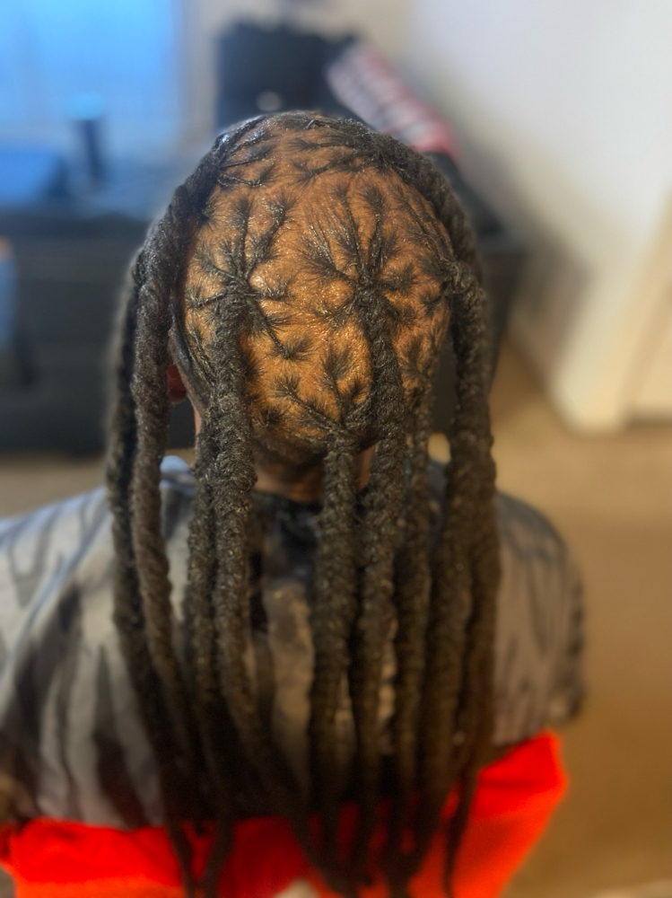Adult Retwist and Styleš„³ at Ari Locs and Styles in Cincinnati, OH
