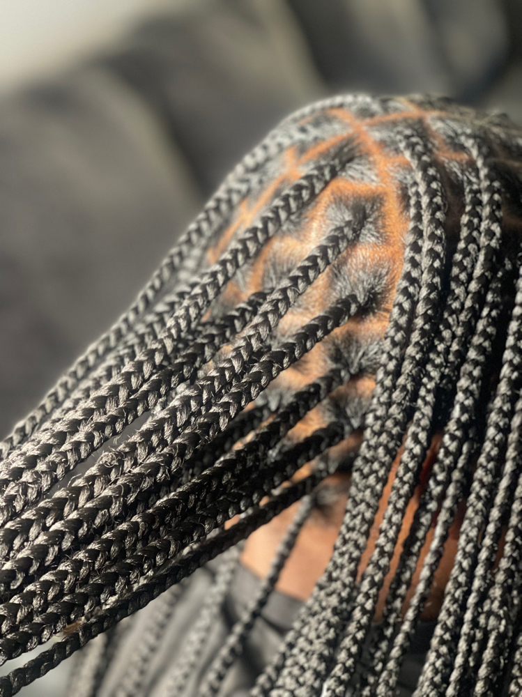 Medium Knotless