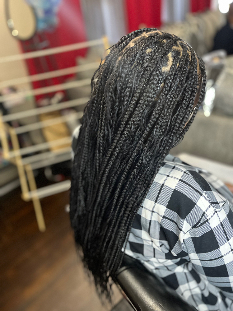 Small knotless Bohemian Mid Back